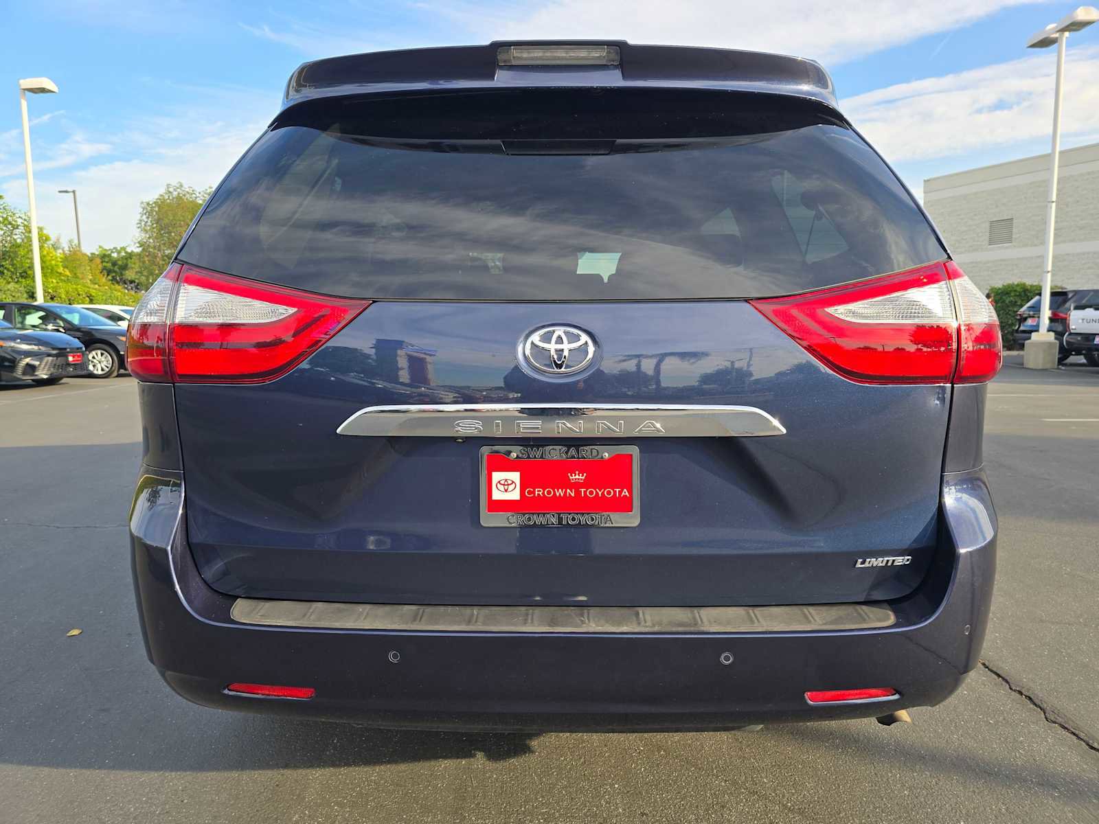 Used 2019 Toyota Sienna Limited image 15