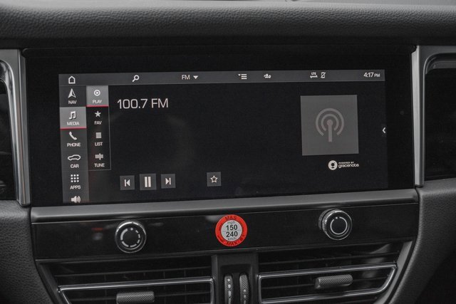 Used 2024 Porsche Macan w/ Premium Plus Package image 18