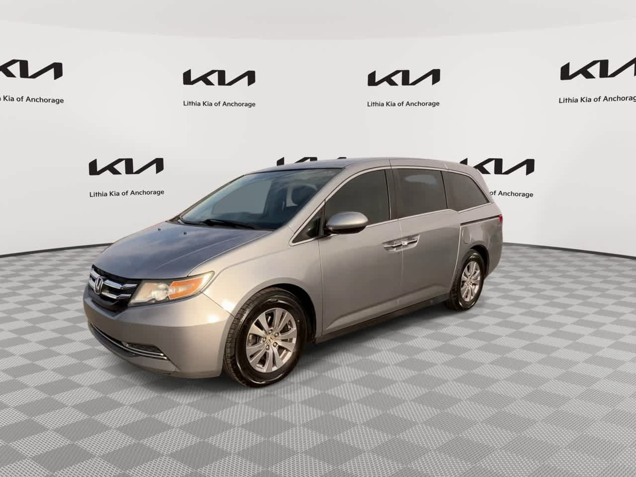 Used 2017 Honda Odyssey SE image 4