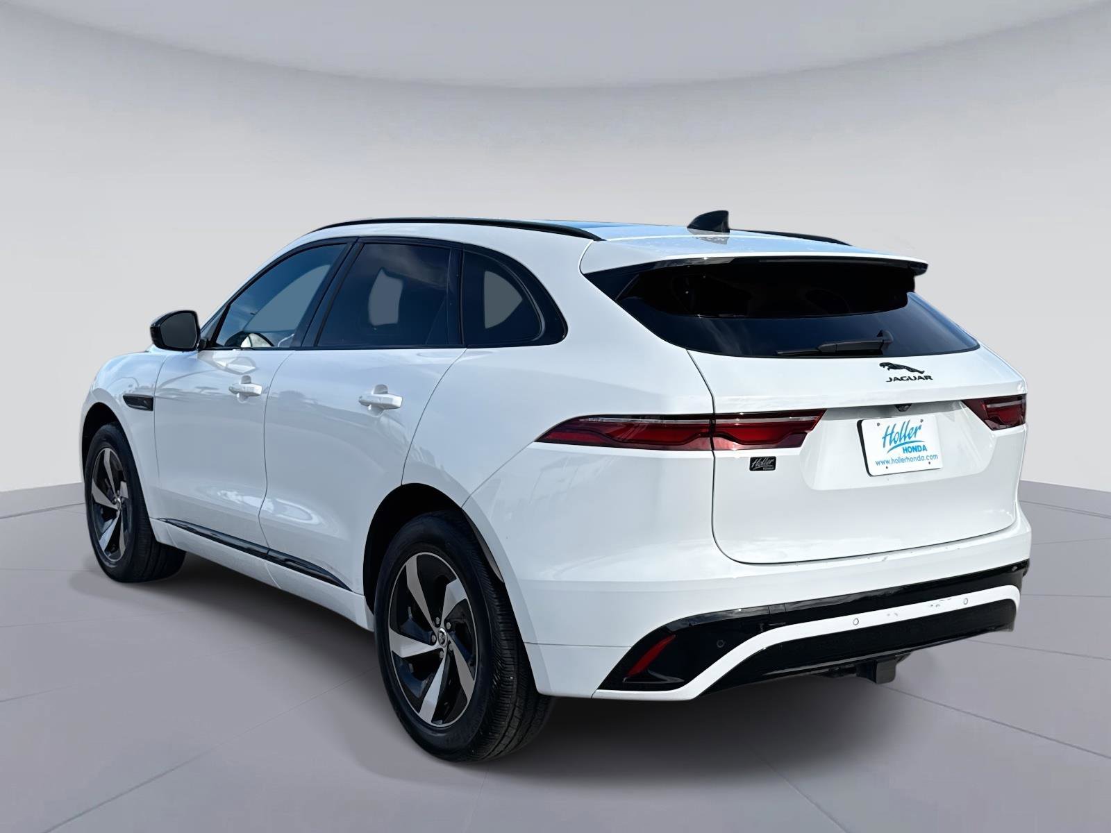 Used 2024 Jaguar F-PACE R-Dynamic S image 6