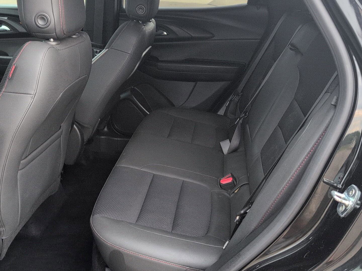 Used 2023 Chevrolet TrailBlazer RS w/ Sun and Liftgate Package FWD image 14