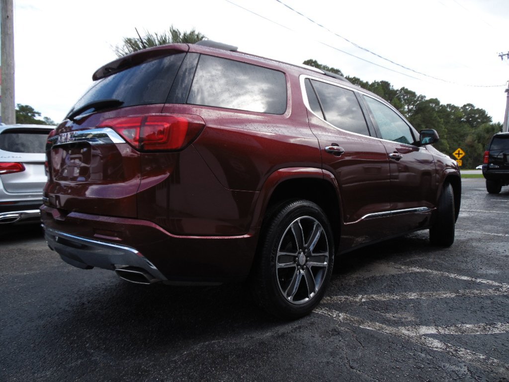 Used 2017 GMC Acadia Denali w/ Technology Package image 3