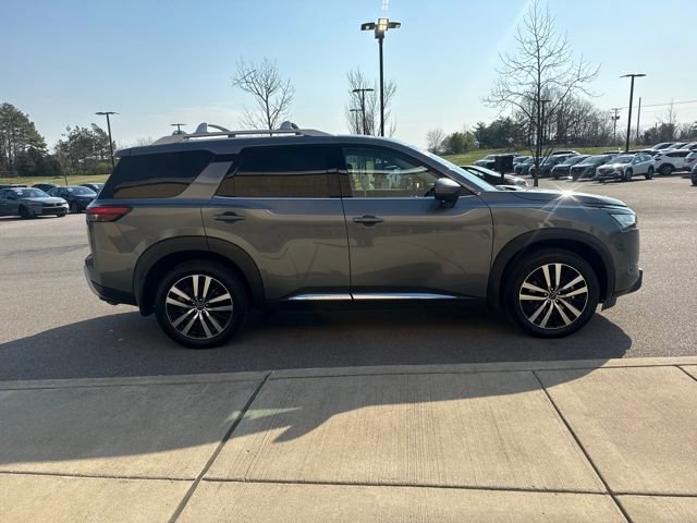 Used 2024 Nissan Pathfinder Platinum w/ Cargo Package image 5