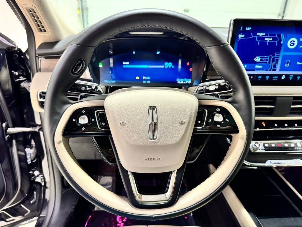 Used 2025 Lincoln Corsair Grand Touring image 15