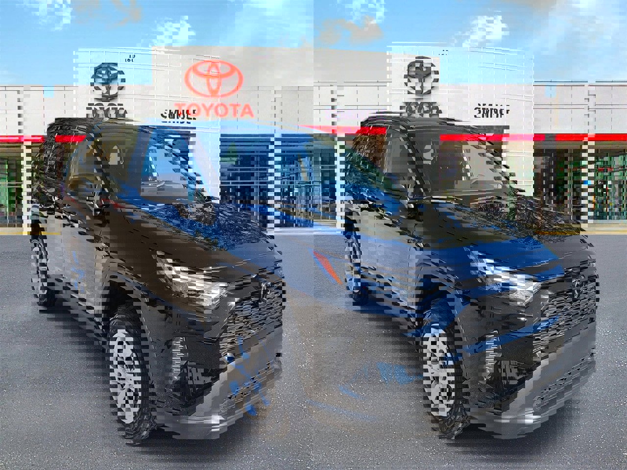 Used 2025 Toyota RAV4 LE image 2