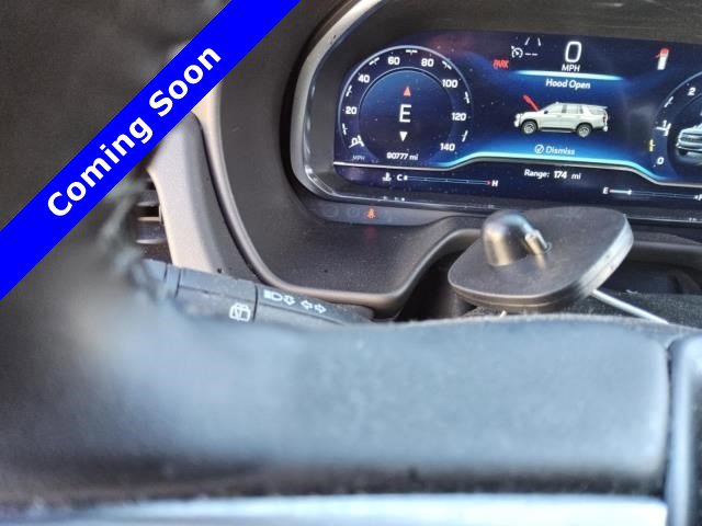 Used 2024 Chevrolet Suburban LT image 4