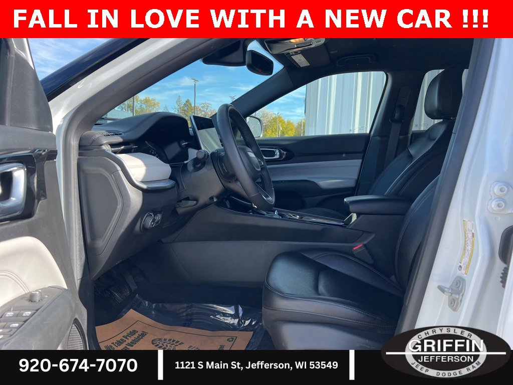 Used 2024 Jeep Compass Limited image 15