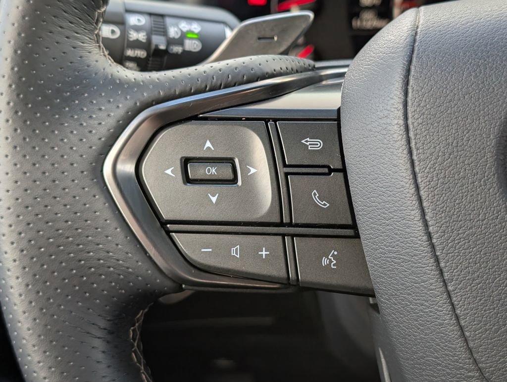 Used 2024 Lexus LX 600 F Sport image 19