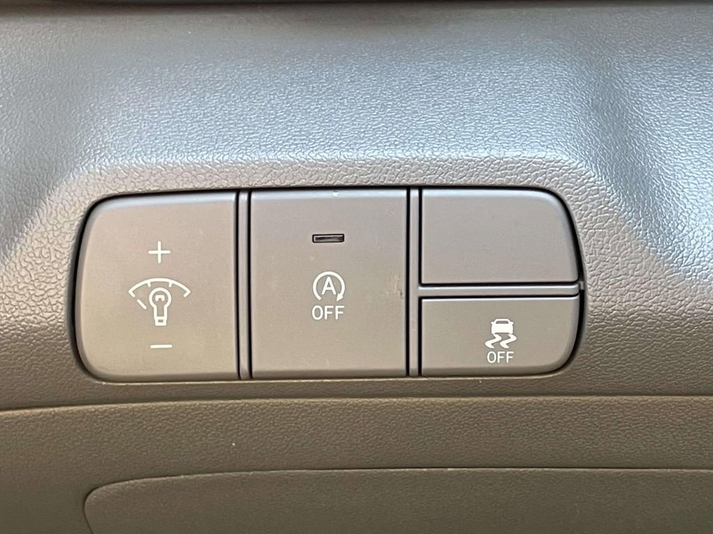 New 2025 Hyundai Elantra SE FWD image 17