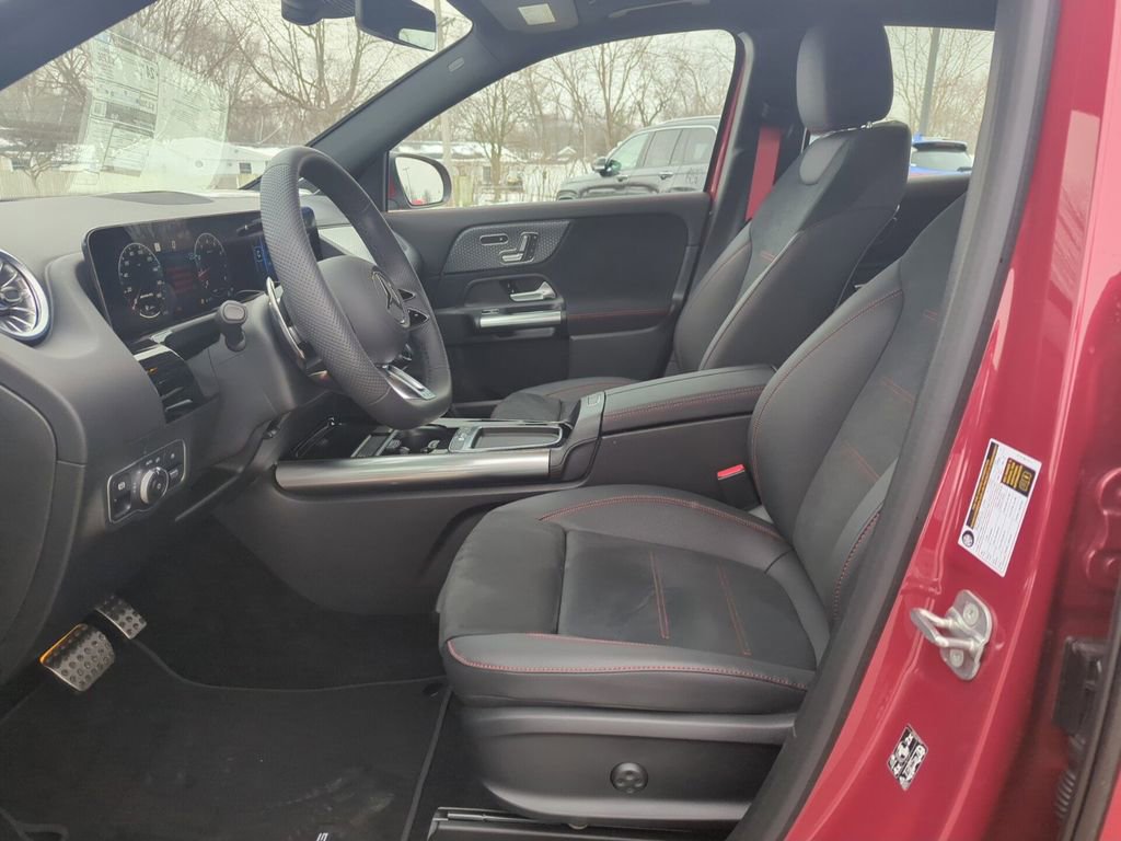 Used 2024 Mercedes-Benz GLA 35 AMG 4MATIC image 13