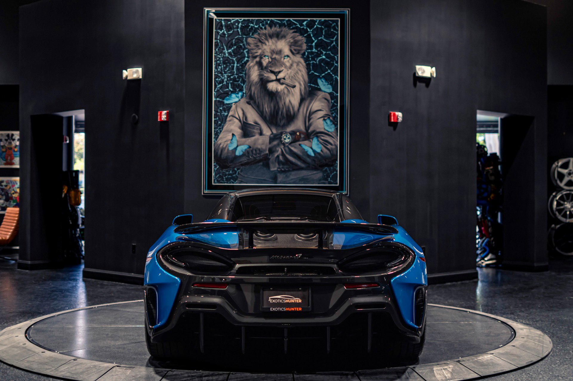 Used 2020 McLaren 600LT Spider RWD image 39