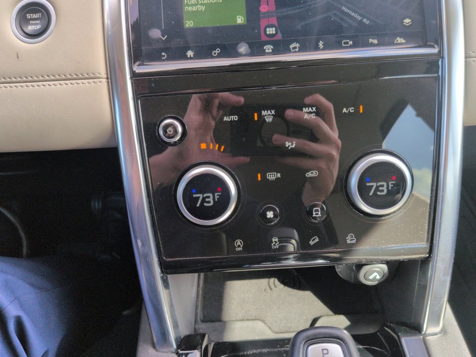 Used 2020 Land Rover Discovery Sport S image 16