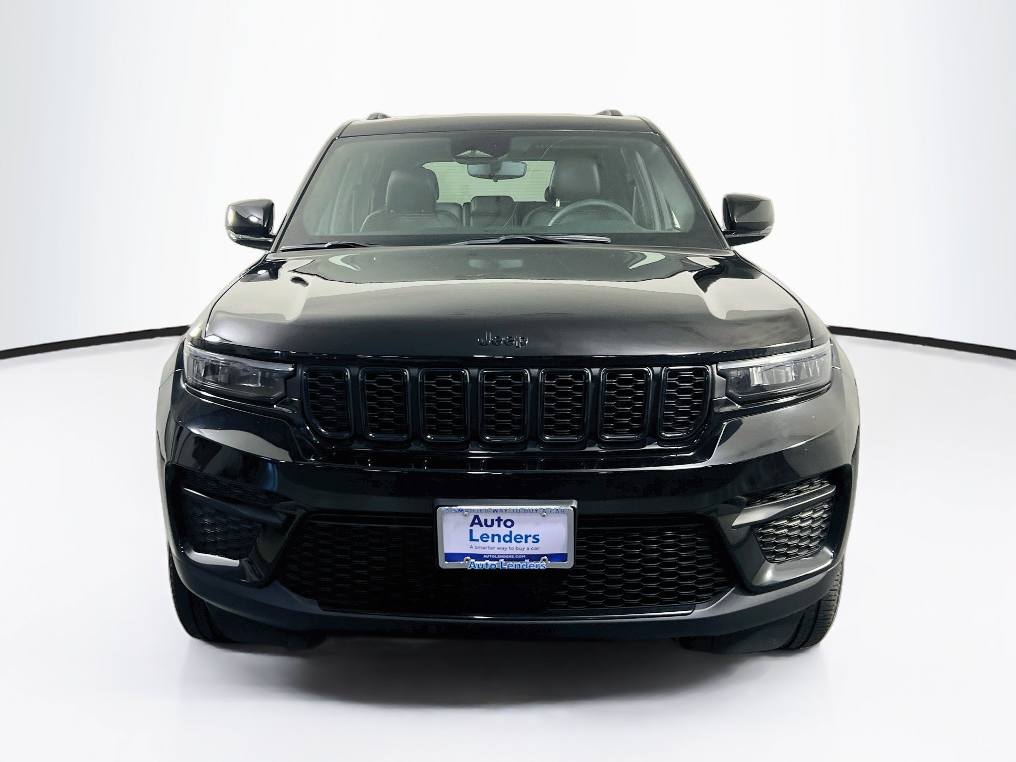 Used 2023 Jeep Grand Cherokee Altitude AWD/4WD image 2