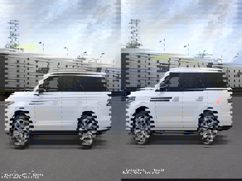 New 2026 Lincoln Navigator Black Label AWD/4WD image 3