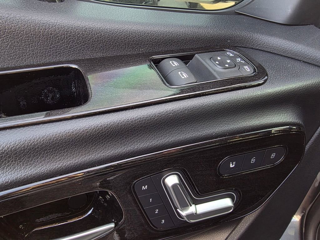 Used 2021 Mercedes-Benz Sprinter 2500 image 12