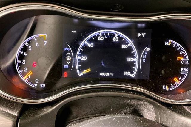 Used 2019 Jeep Grand Cherokee Laredo image 12