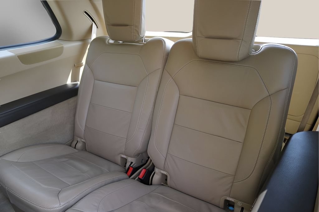 Used 2014 Mercedes-Benz GL 550 4MATIC image 18