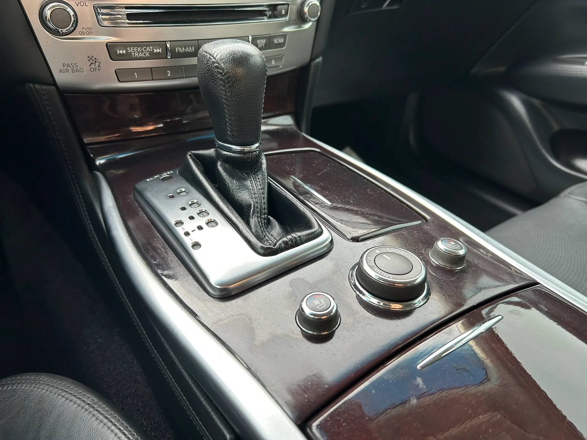 Used 2012 INFINITI M37 w/ Premium Pkg RWD image 26
