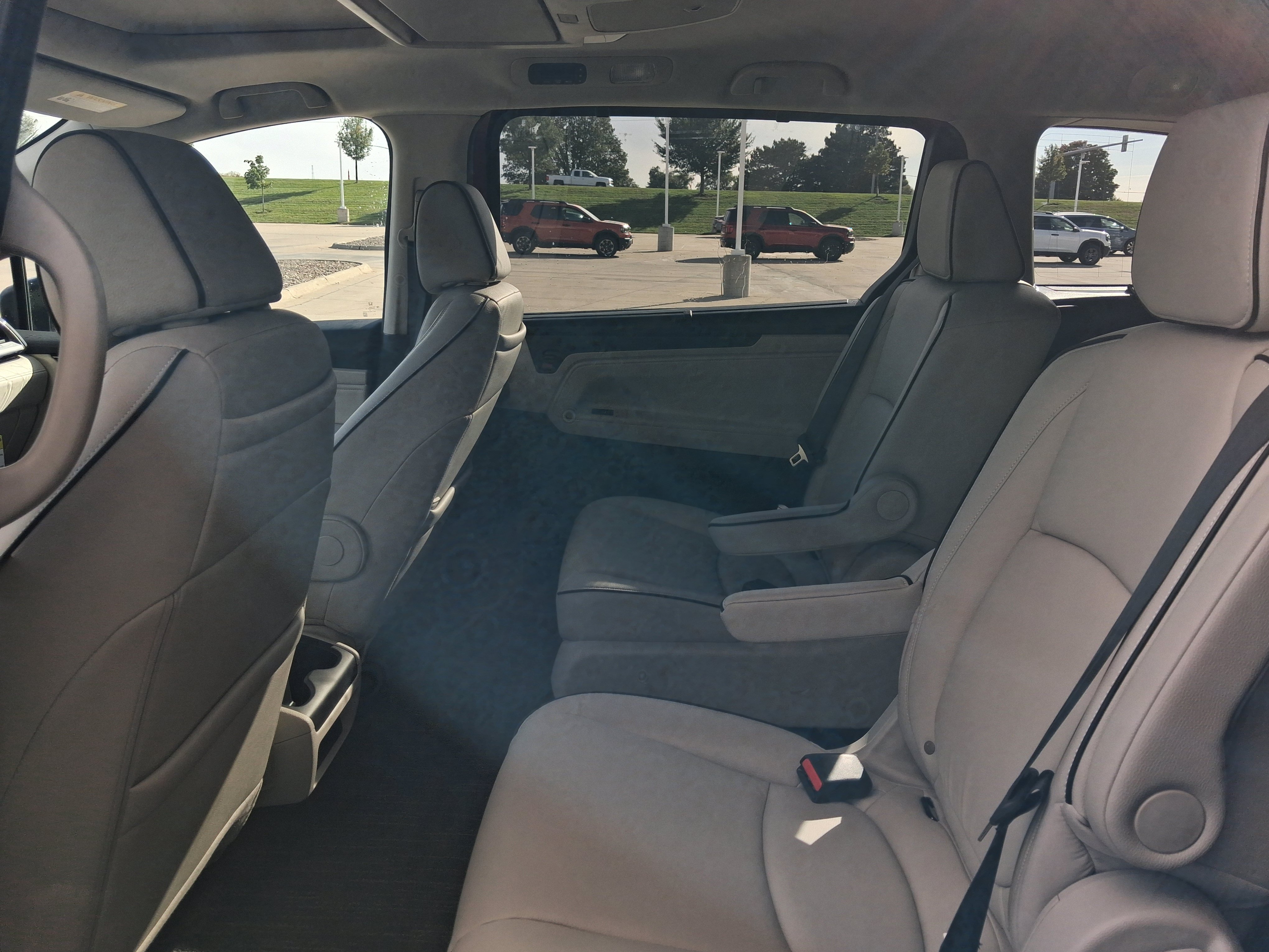 New 2026 Honda Odyssey Touring image 8