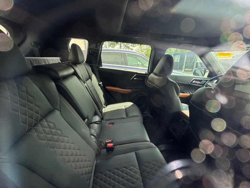 Used 2024 Mitsubishi Outlander SEL image 4