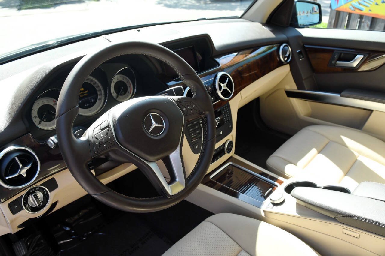 Used 2015 Mercedes-Benz GLK 350 2WD w/ Premium 1 Package image 22