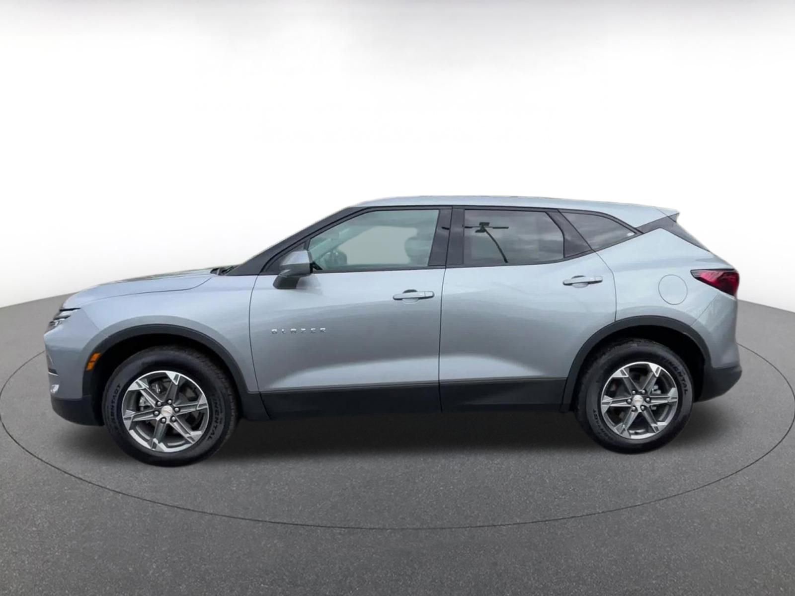 Used 2025 Chevrolet Blazer LT image 9
