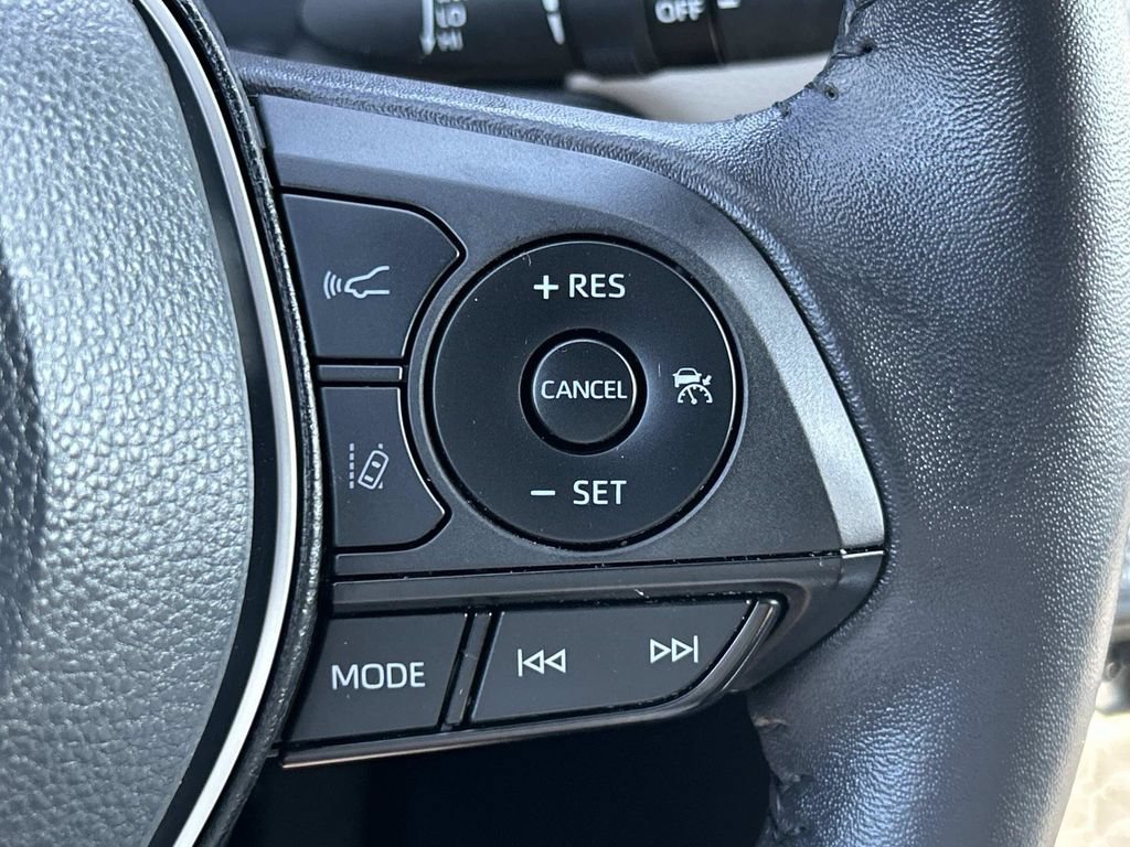 Used 2024 Toyota RAV4 XLE Premium FWD image 32