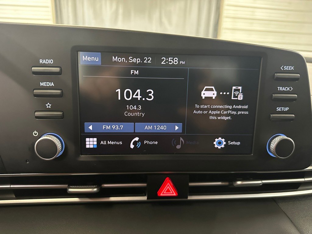 Used 2023 Hyundai Elantra SE image 9