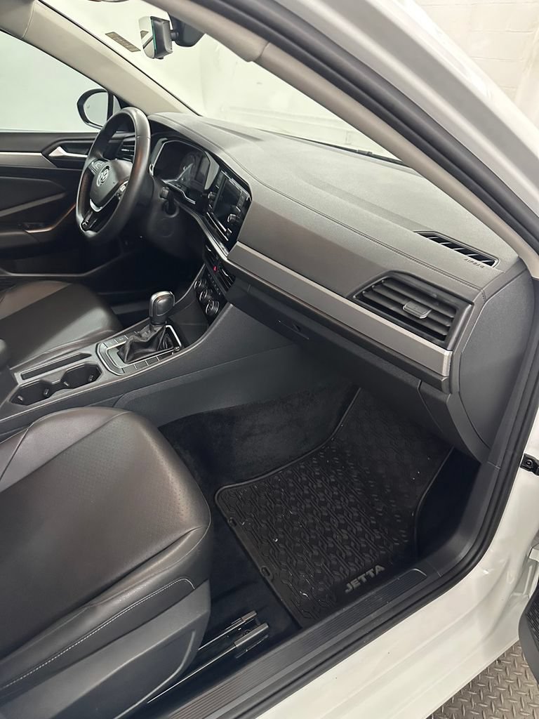 Used 2020 Volkswagen Jetta SE FWD image 34