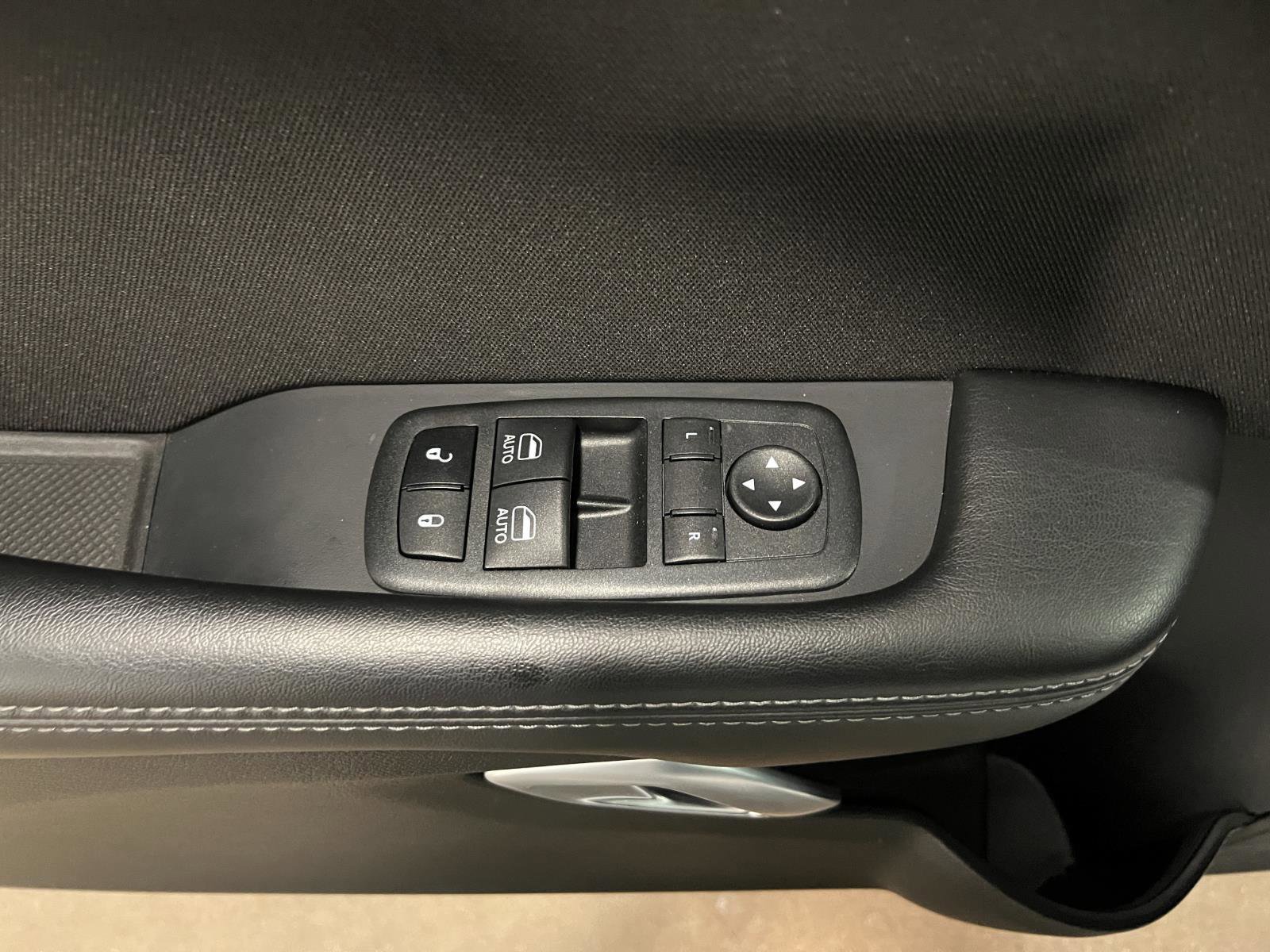 Used 2023 Dodge Challenger R/T w/ T/A Package image 27