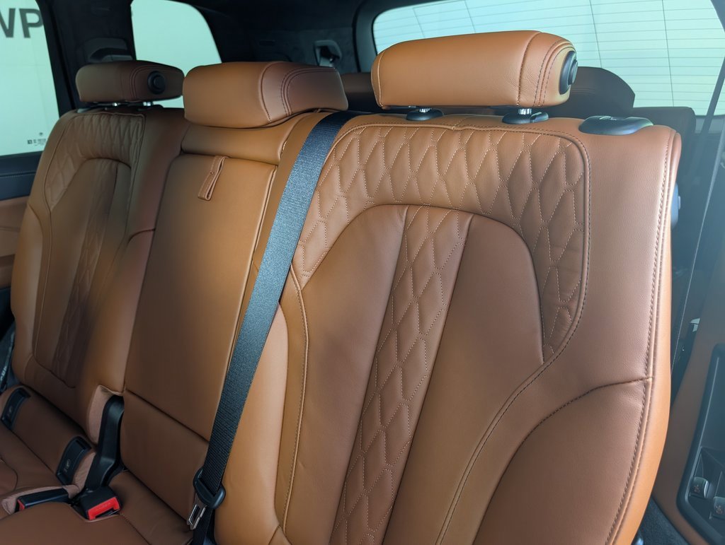 New 2026 BMW X7 M60i image 15