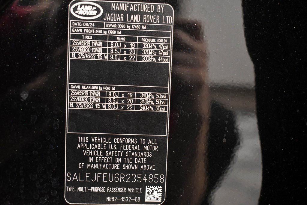 Used 2024 Land Rover Defender 130 S image 16