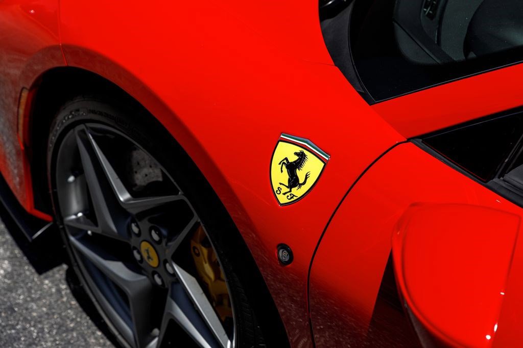 Used 2021 Ferrari F8 Spider RWD image 43