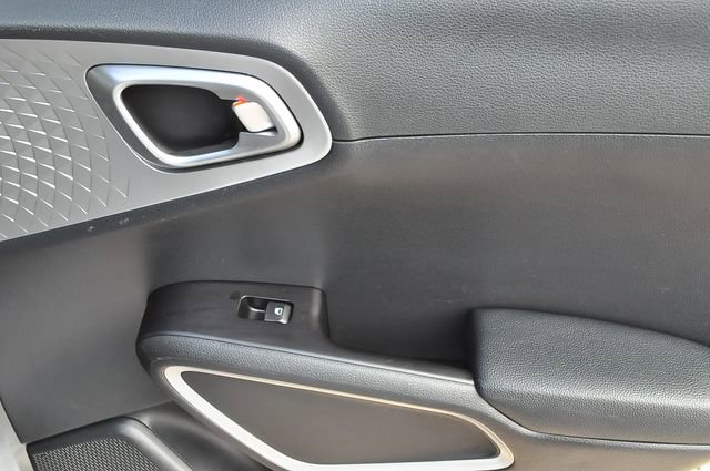 Used 2023 Kia Soul LX w/ LX Technology Package image 27