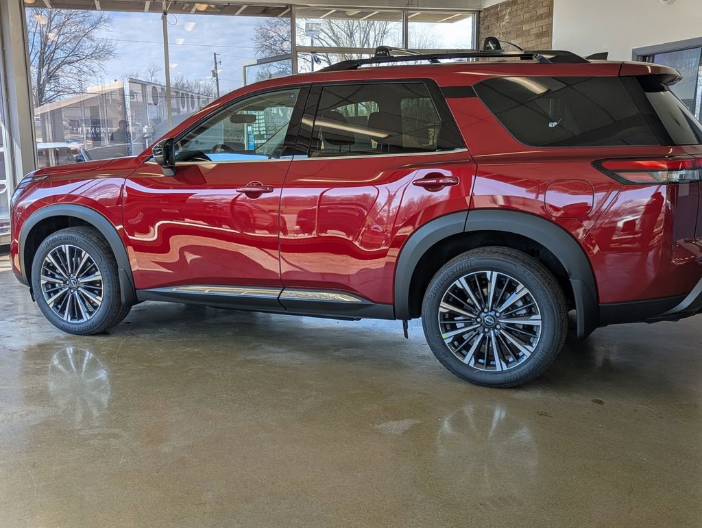 New 2026 Nissan Pathfinder Platinum image 4