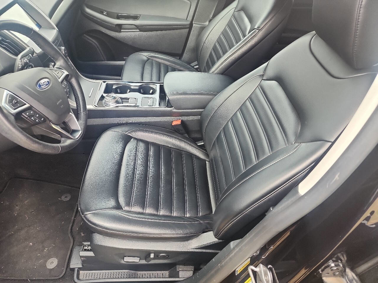 Used 2020 Ford Edge SEL image 25