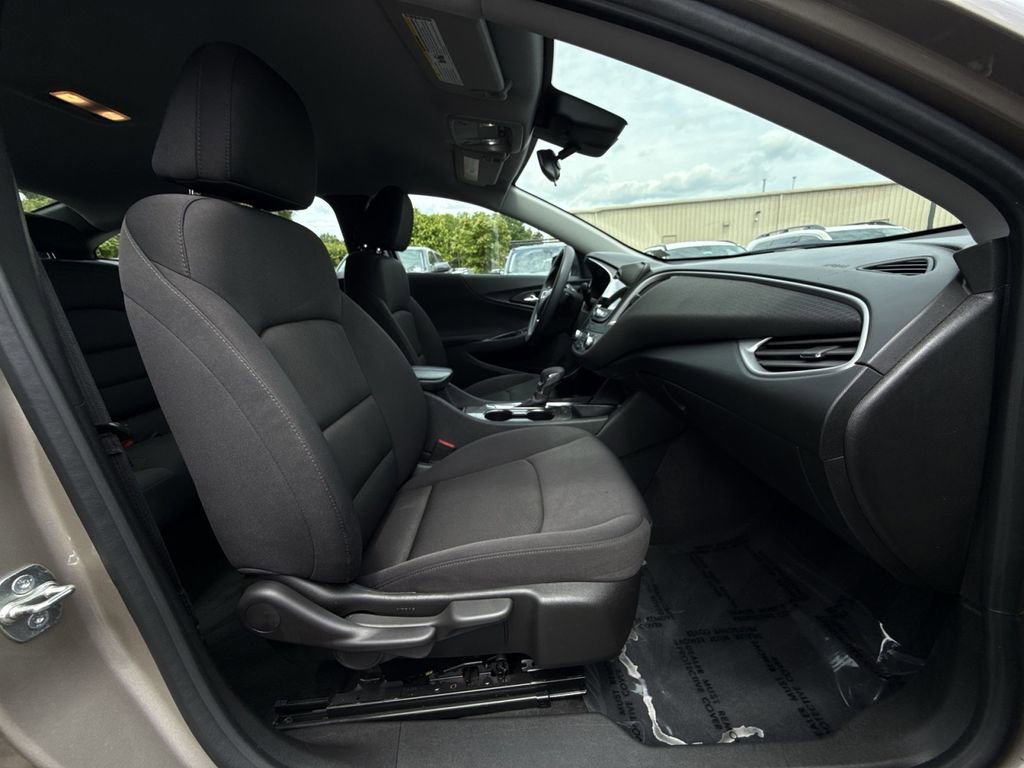 Used 2024 Chevrolet Malibu LT FWD image 30
