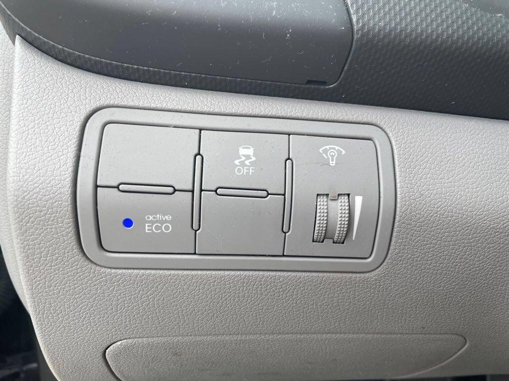 Used 2013 Hyundai Accent GLS FWD image 15