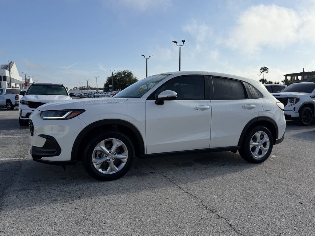 Used 2025 Honda HR-V LX image 9