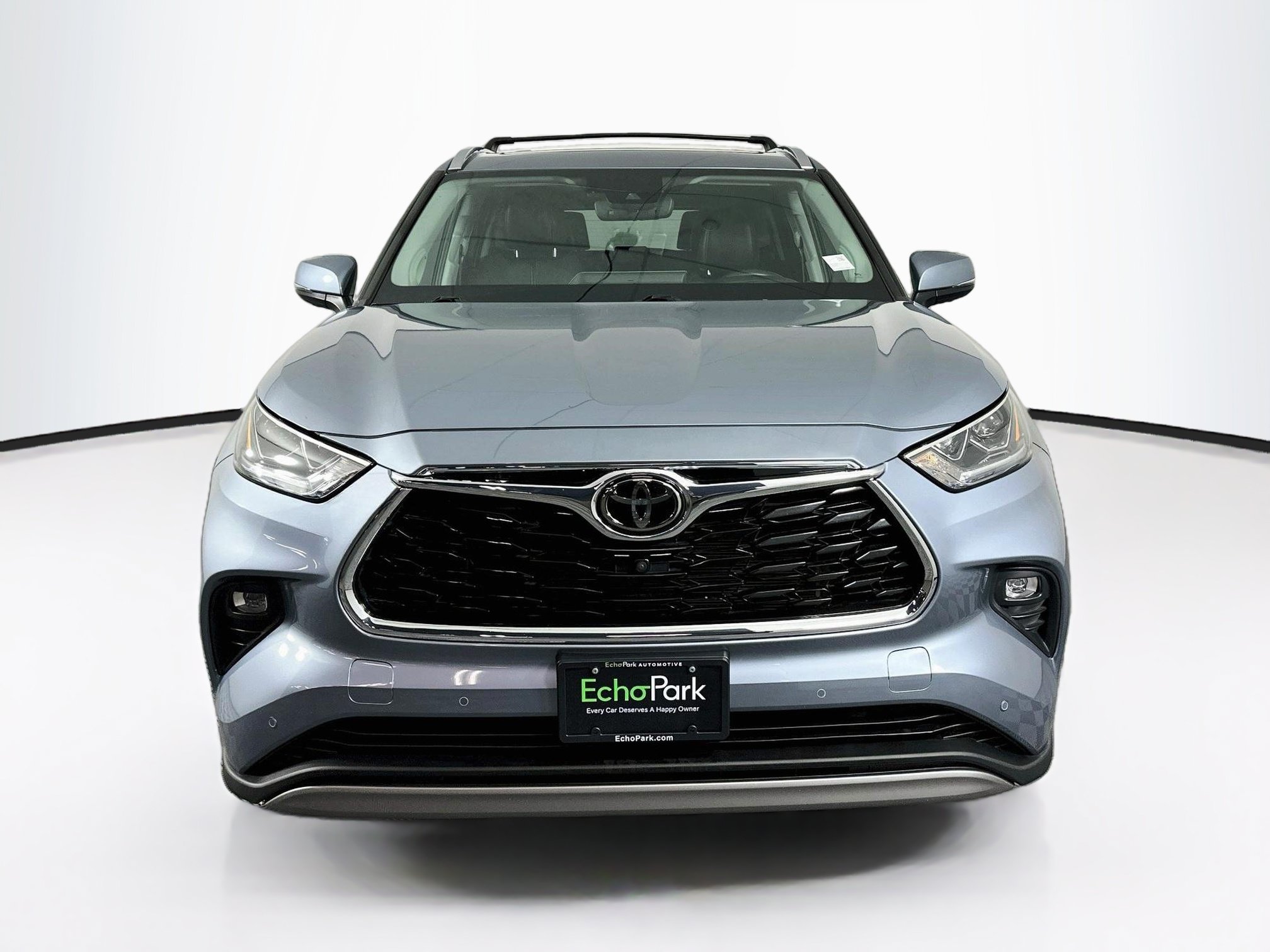 Used 2022 Toyota Highlander Platinum AWD/4WD image 2