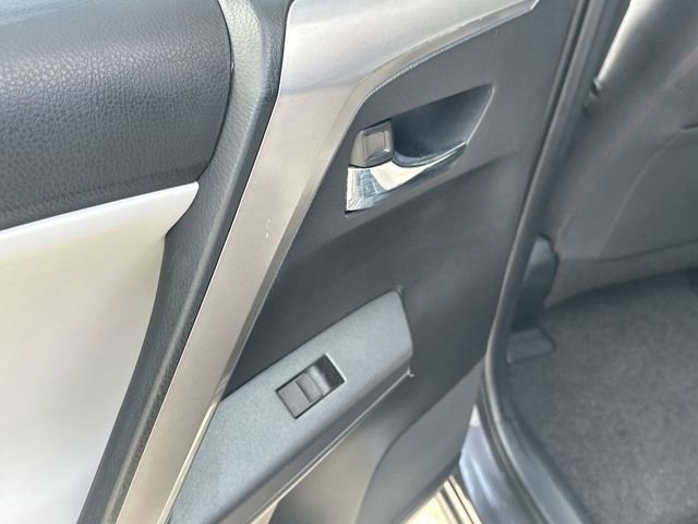 Used 2018 Toyota RAV4 XLE image 18