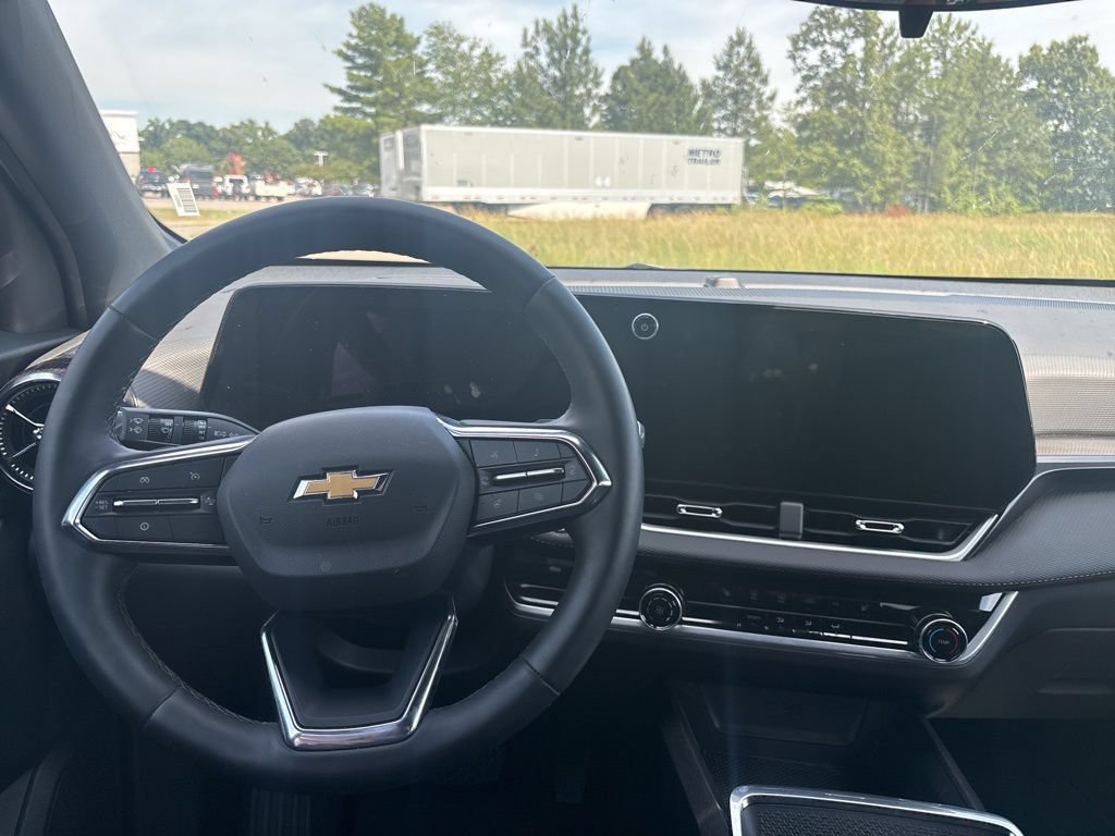 Used 2026 Chevrolet Equinox LT FWD image 13
