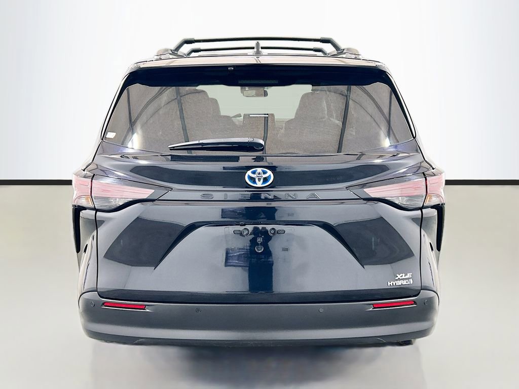 Used 2023 Toyota Sienna XLE w/ XLE Plus Package FWD image 5