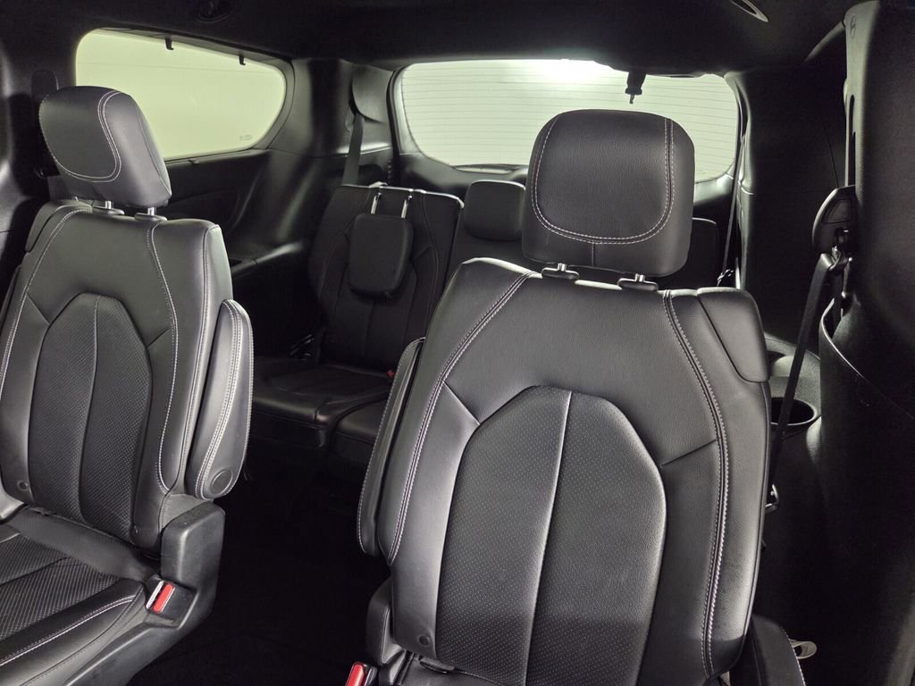 Certified 2020 Chrysler Pacifica Touring-L Plus w/ Advanced Safetytec Group FWD image 24