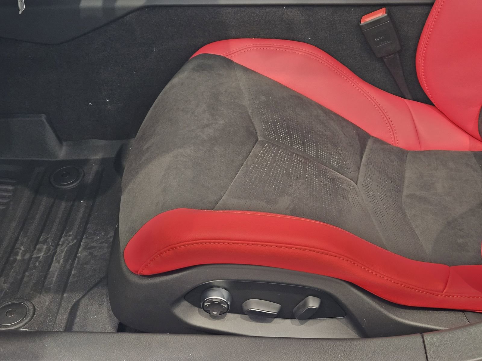 New 2026 Chevrolet Corvette Z06 w/ Battery Protection Package image 26