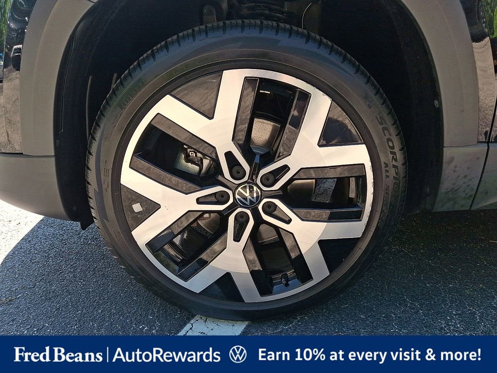 Certified 2023 Volkswagen Taos SEL AWD/4WD image 8