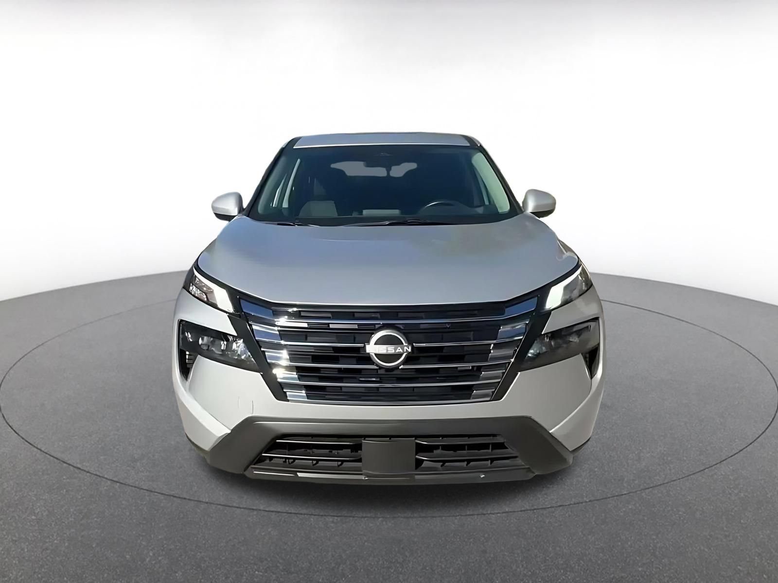 Used 2025 Nissan Rogue SV FWD image 4