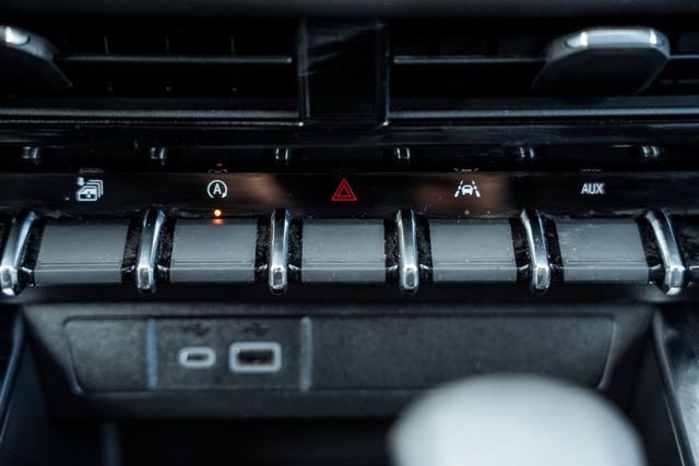 Used 2024 GMC Canyon Elevation w/ Convenience Package image 21