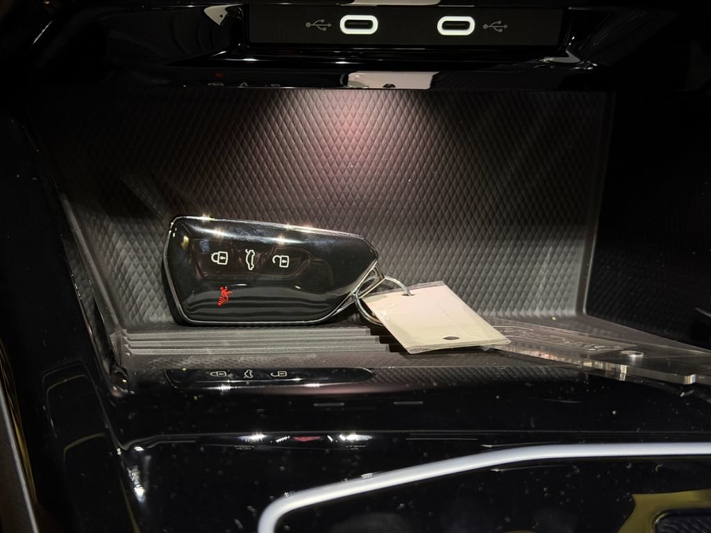 New 2026 Volkswagen GTI SE FWD image 19