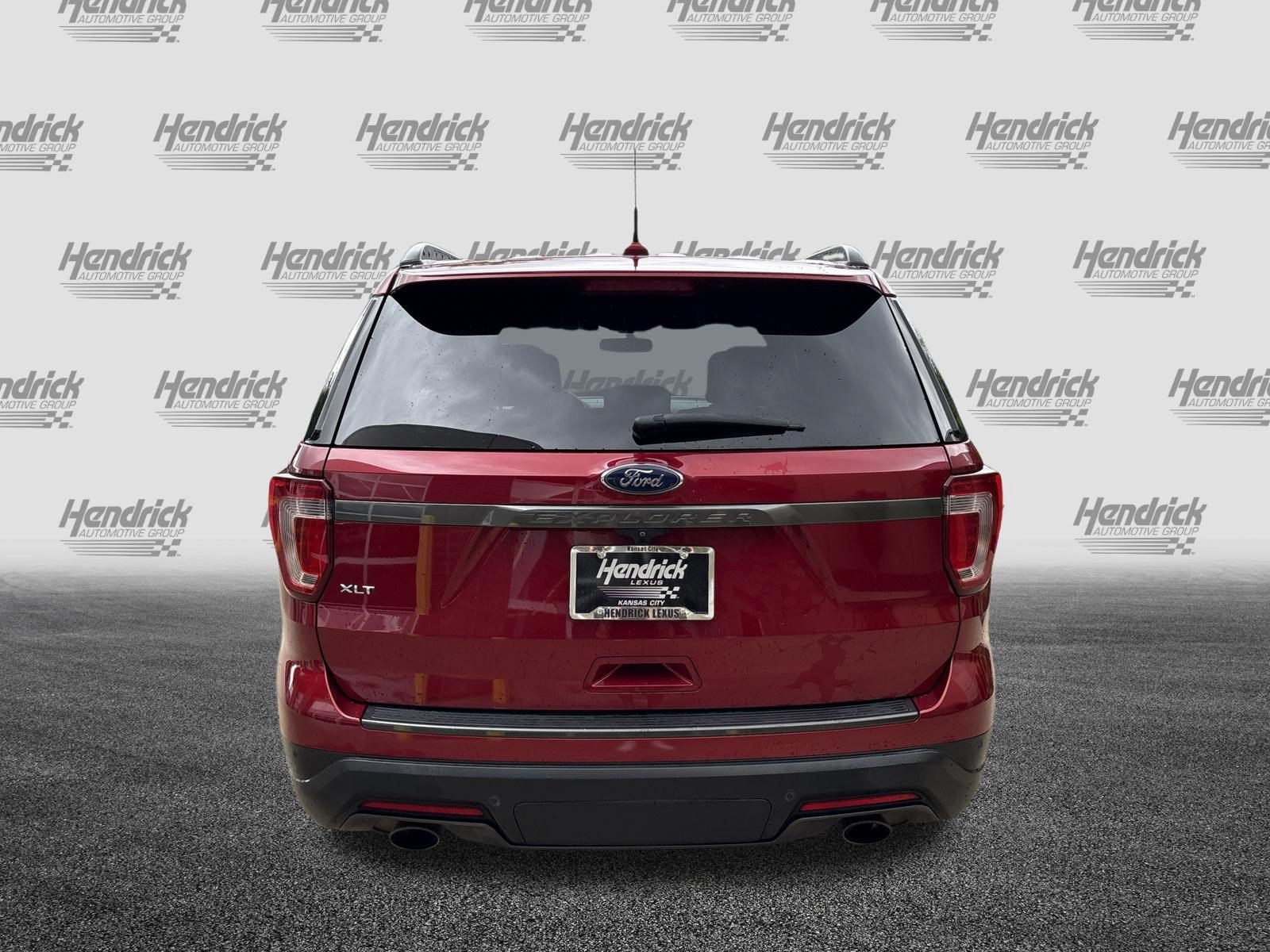 Used 2018 Ford Explorer XLT w/ Equipment Group 202A FWD image 9